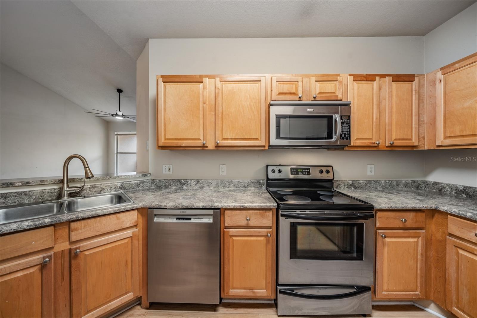 THE VILLAS CONDO - Residential