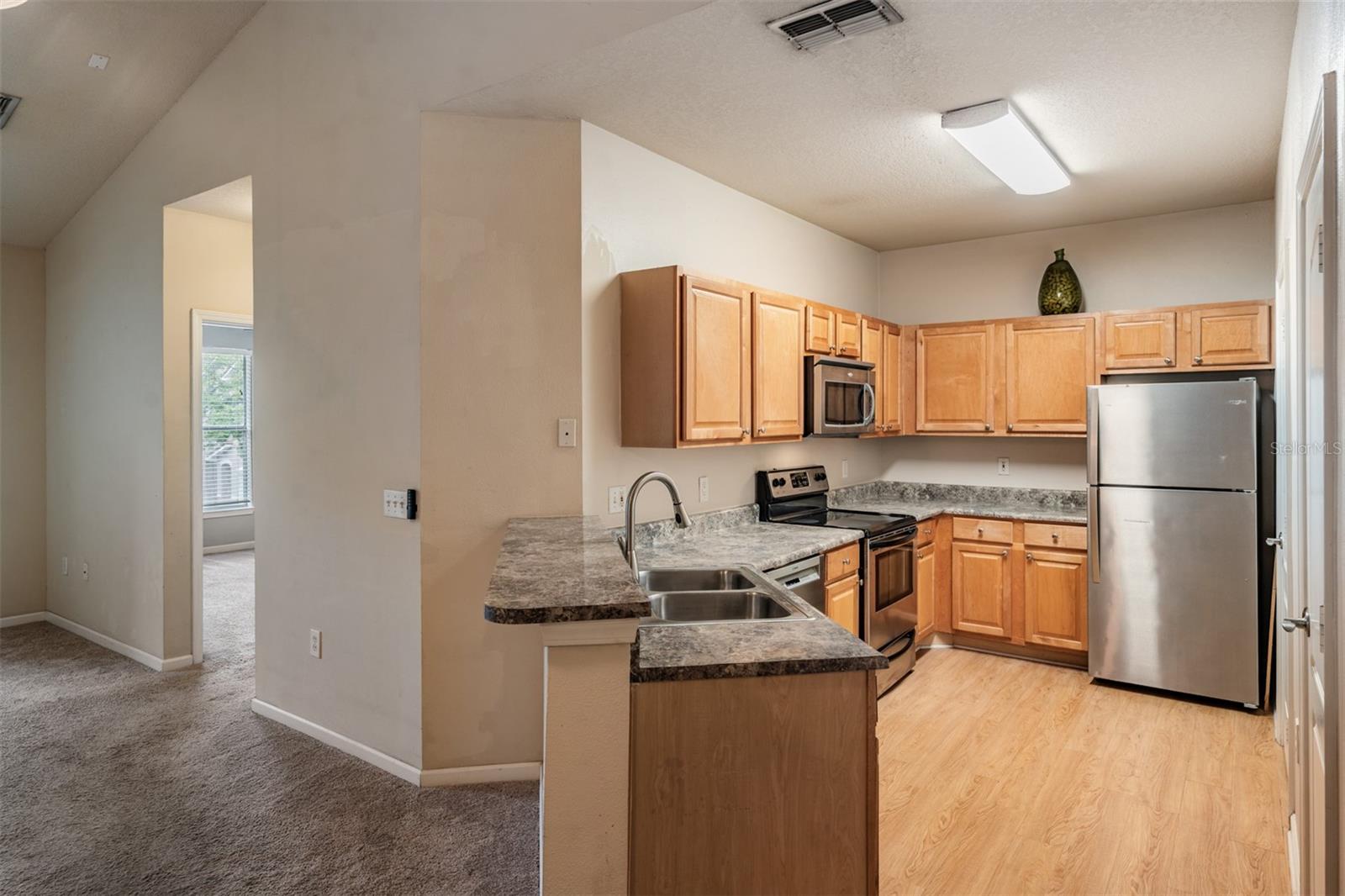 THE VILLAS CONDO - Residential