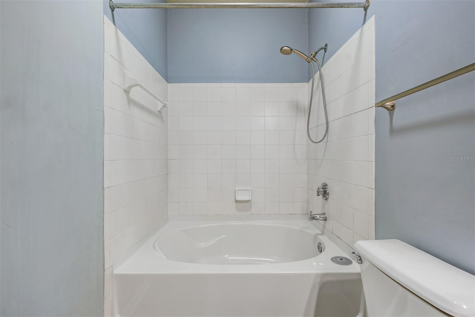 THE VILLAS CONDO - Residential