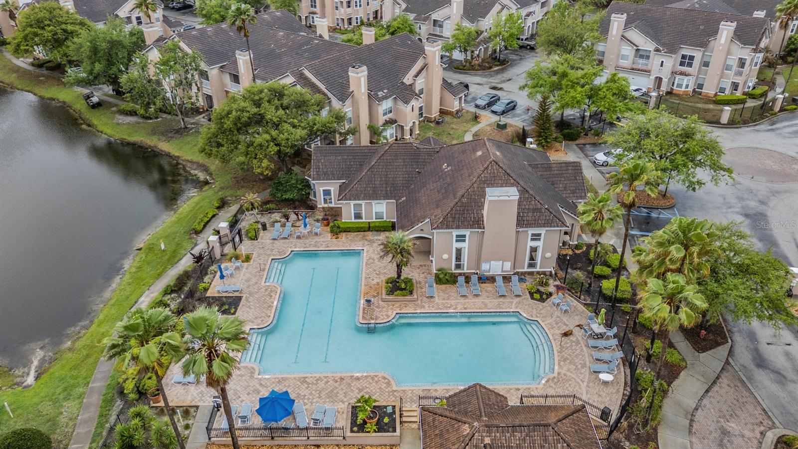 THE VILLAS CONDO - Residential