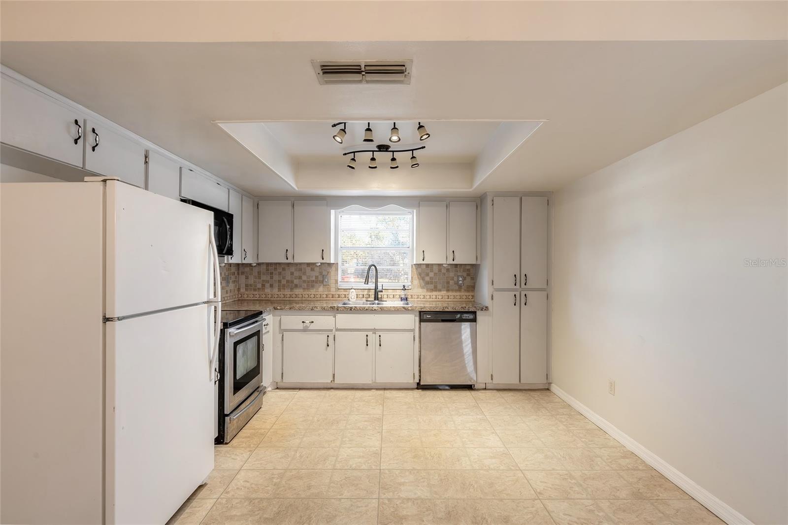 WILLOW RUN UNIT 02 - Residential