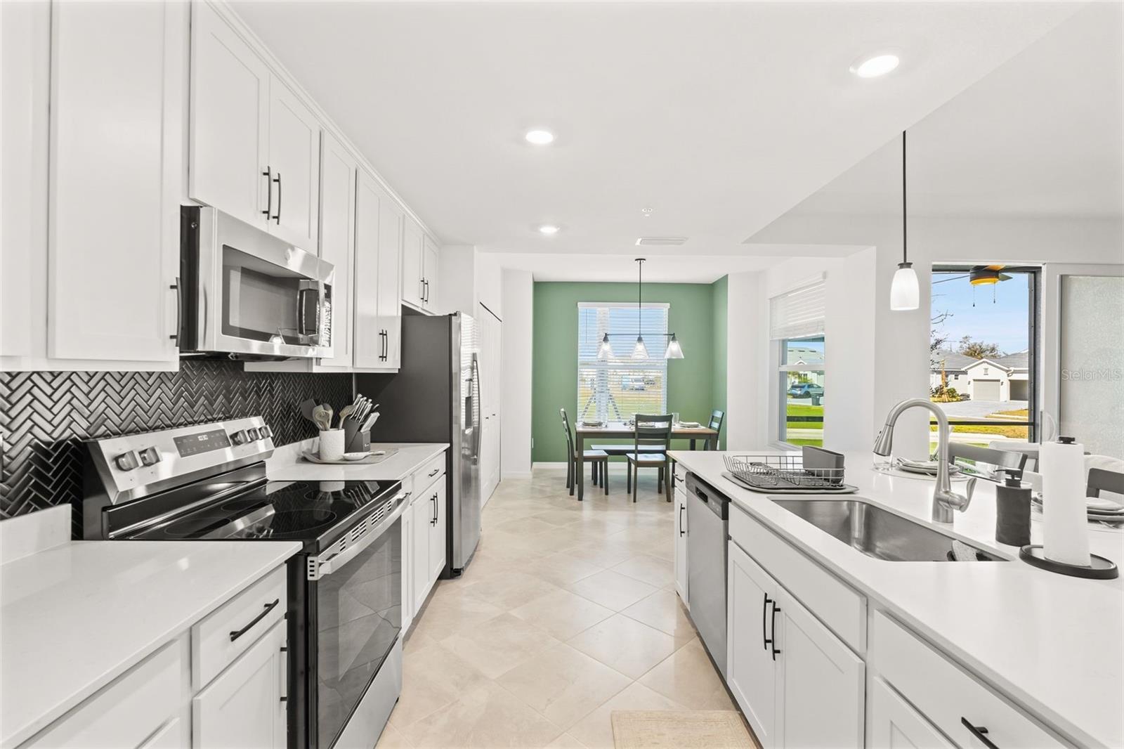 CALUSA COUNTRY CLUB - Residential Lease