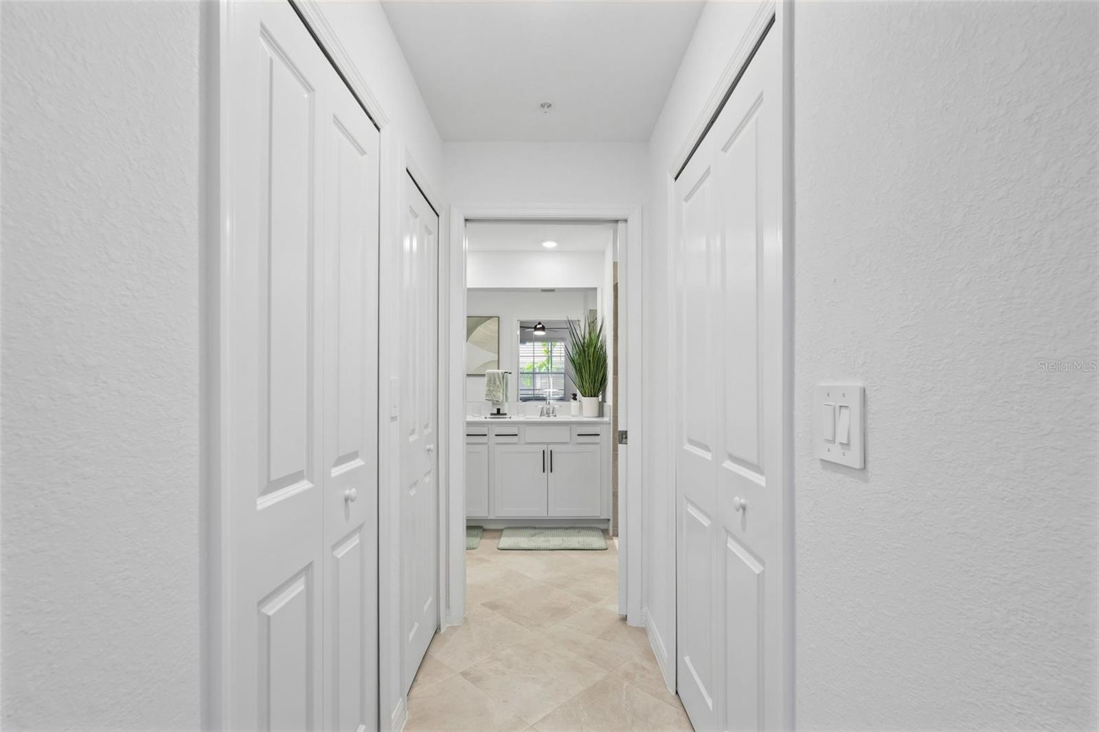 CALUSA COUNTRY CLUB - Residential Lease