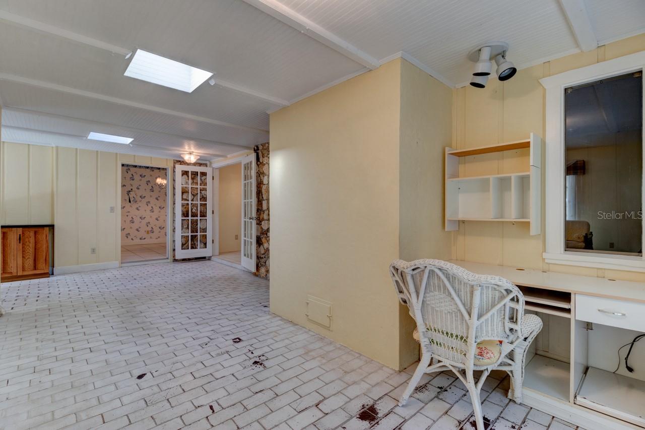 BAREND & ROSA UNREC 252 - Residential