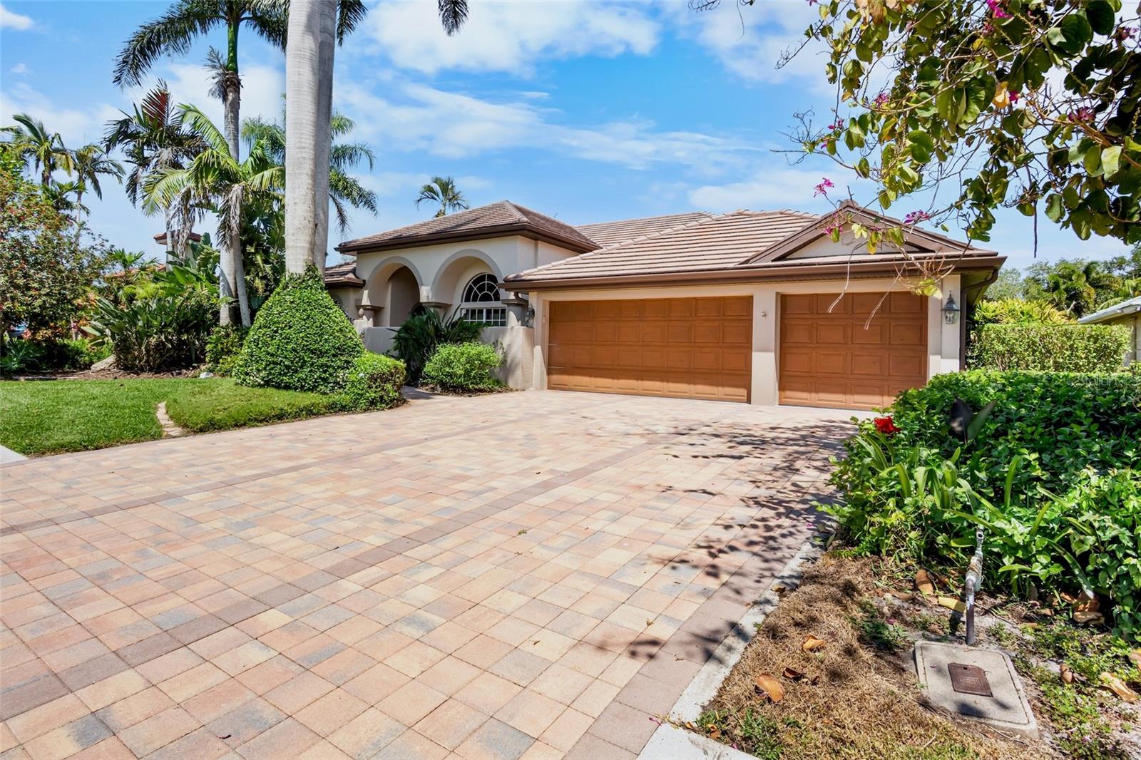 4813 BENCHMARK COURT