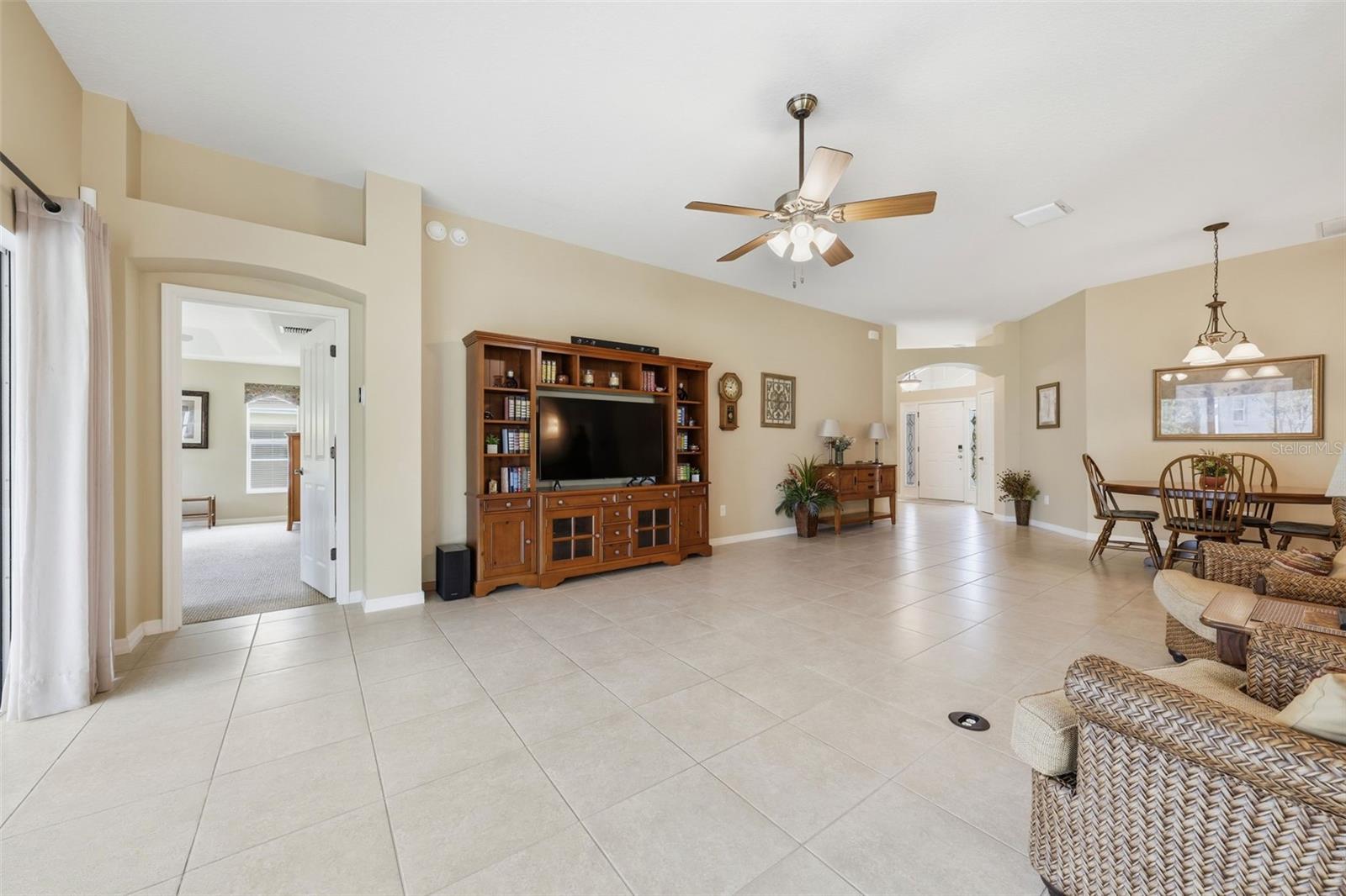 1195 WESTMORELAND LOOP