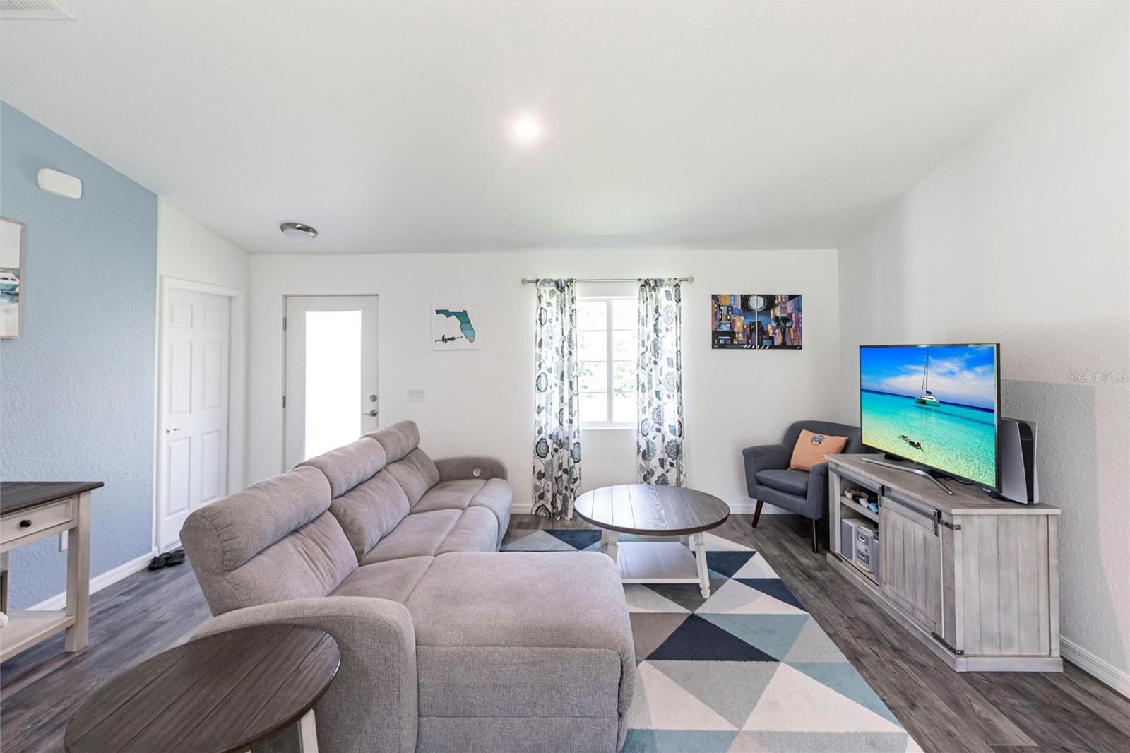 1710 BLACKWOOD CIRCLE