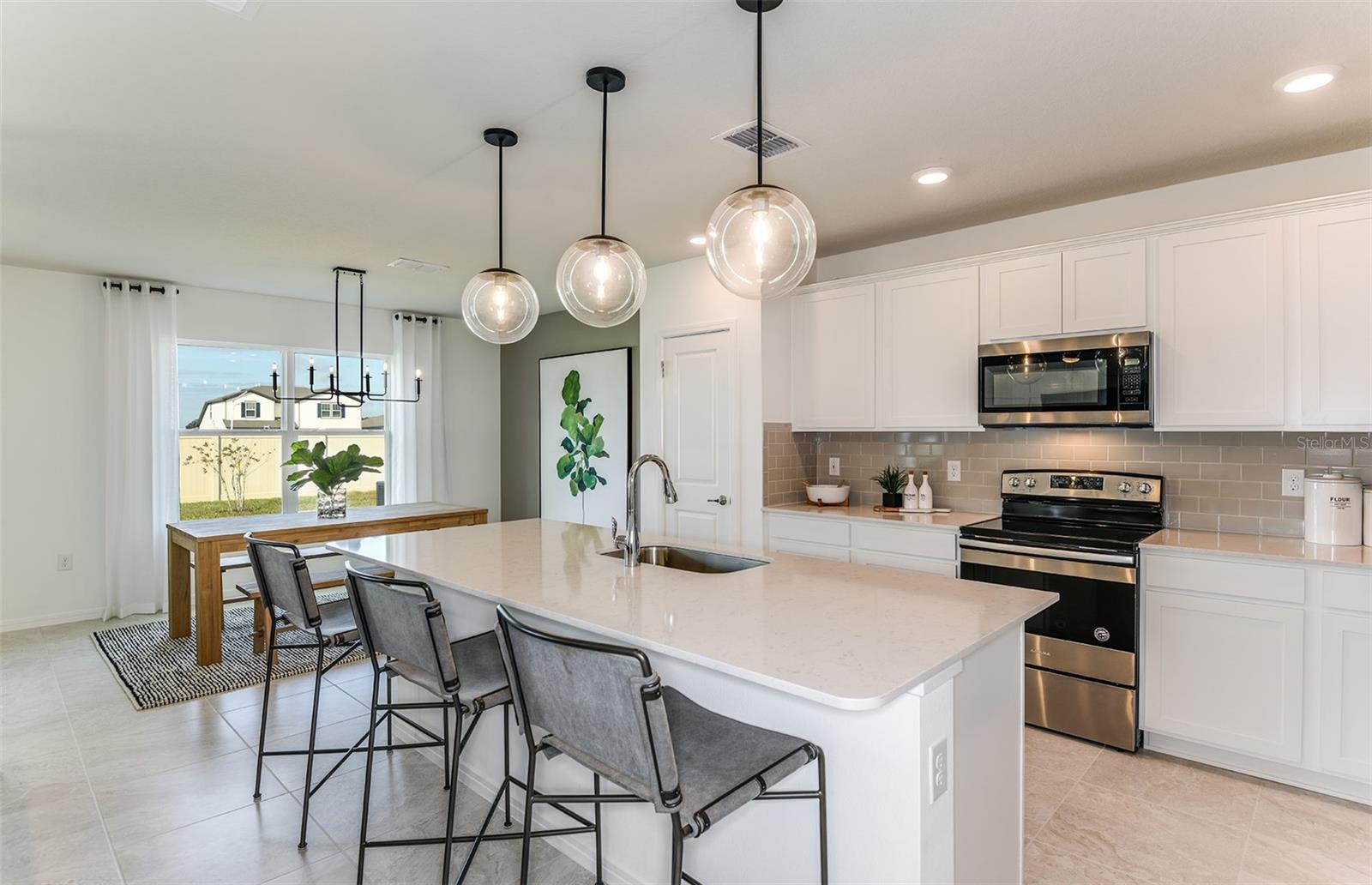 10524 HIDDEN BANKS GLEN