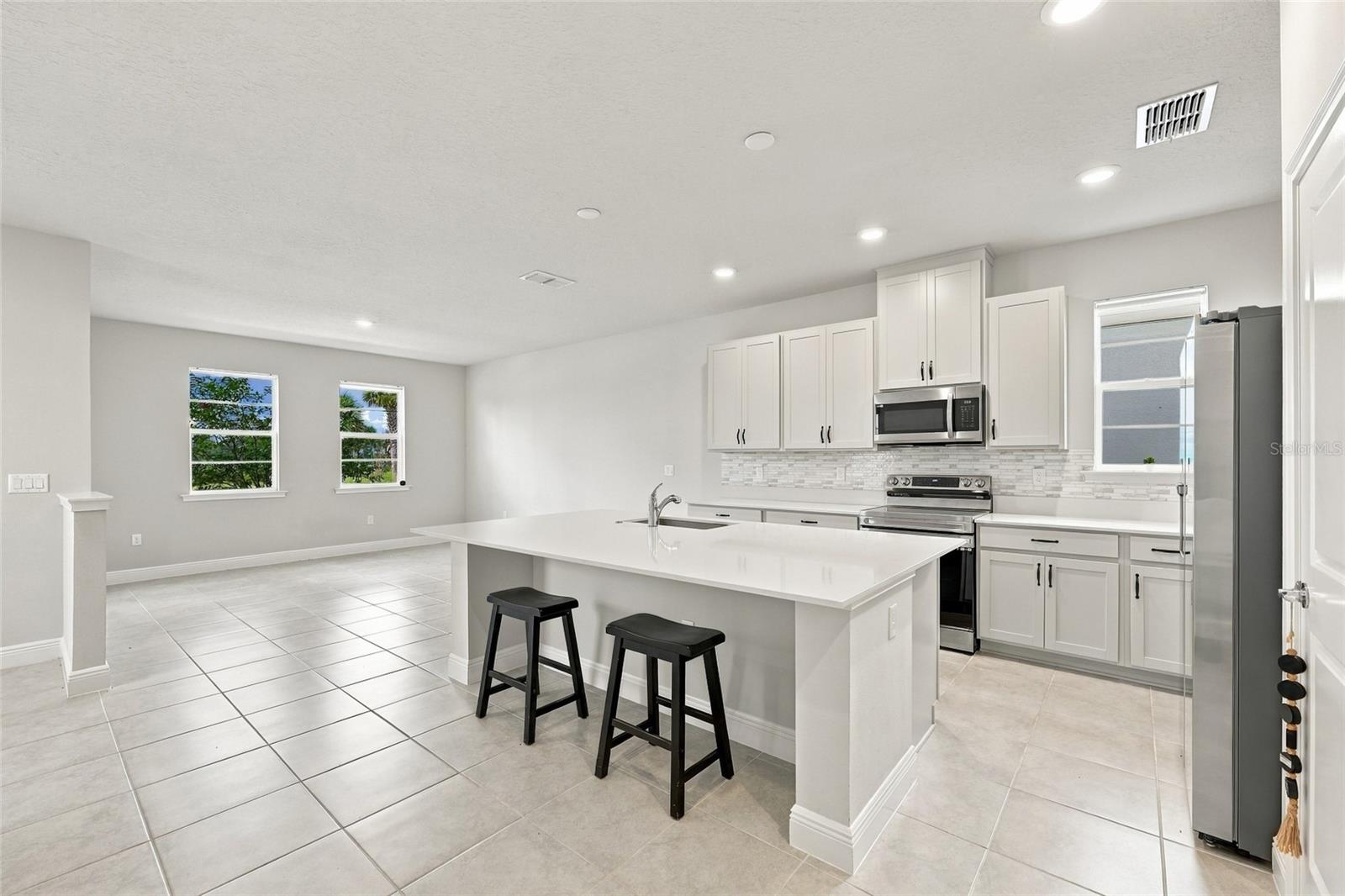 4929 CROSS PRAIRIE PARKWAY