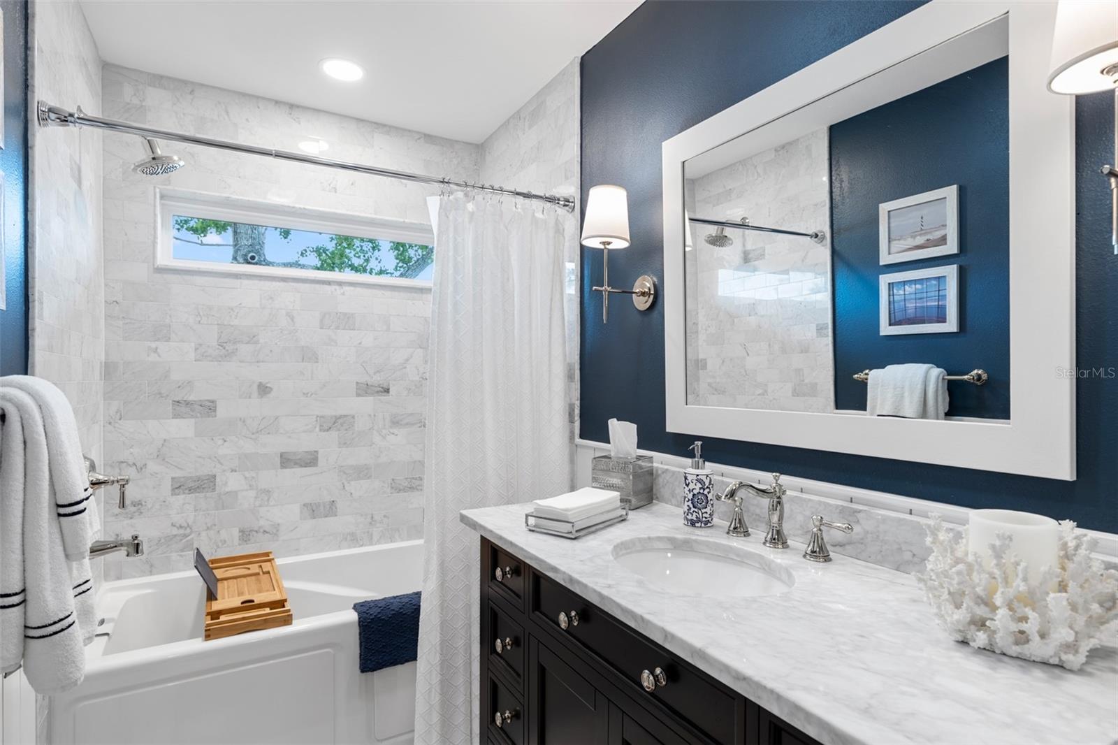 FAIRWAY ESTATES 6TH ADD - Residential