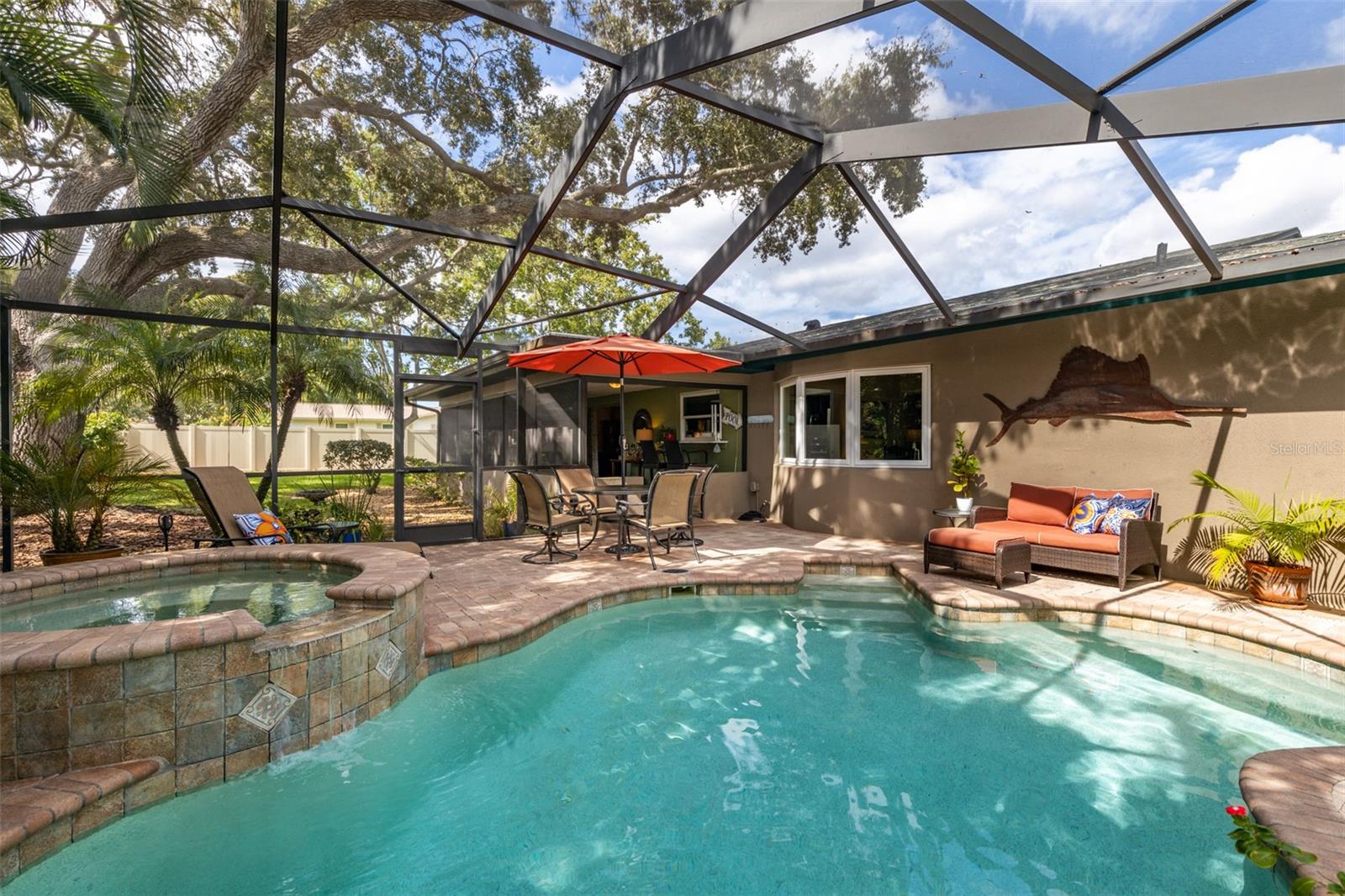 FAIRWAY ESTATES 6TH ADD - Residential