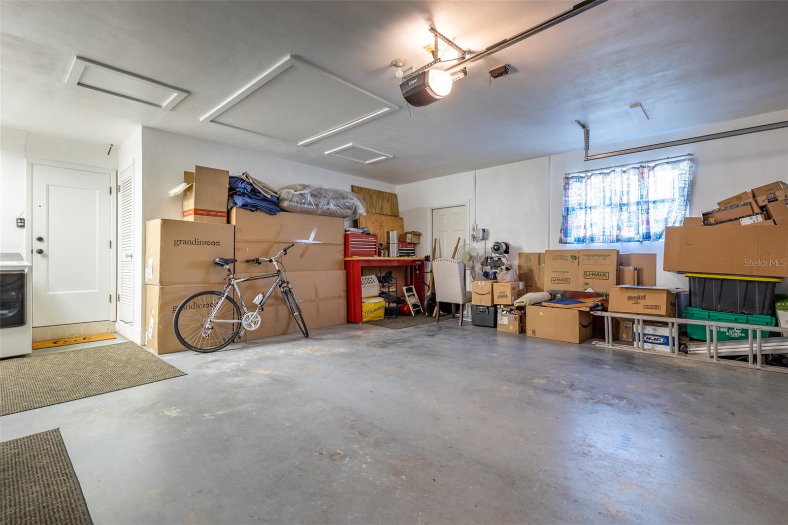 FAIRWAY ESTATES 6TH ADD - Residential