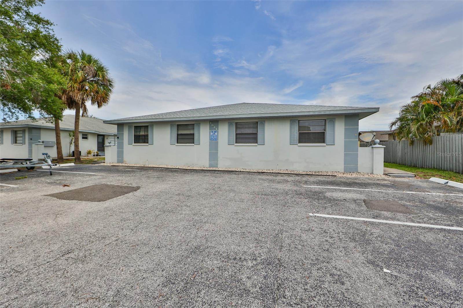 Water front, with view. Fully furnished, 2 bedroom vacation home without going far. Restraints from all directions. Racket club, Fitness Center and Boat storge. Apollo beach look out aria, Hwy 41 and 75 close. Whether your a boating enthusiast , nature lover or someone that wants low maintenance luxury your have have here. Bring your Kayaks and Canoe. Out to the open waterway. Manatee viewing Center, And look out aera on the Beach closes to Finns Waterfront dinning. Circles next door. Racket Club all with in walking distance.
Closed in Lanai with seating for you and your guest BBQ awaits. Association approval Owner will Provide Internet trash maintenance. and Landry area in the building.