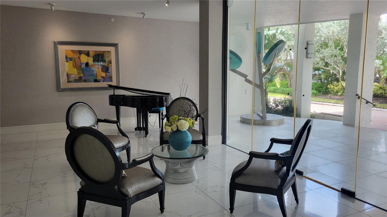 PRIVATEER SOUTH - Residential Lease