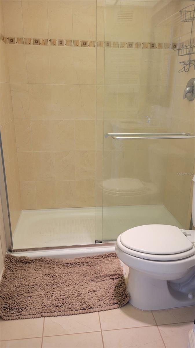 PRIVATEER SOUTH - Residential Lease