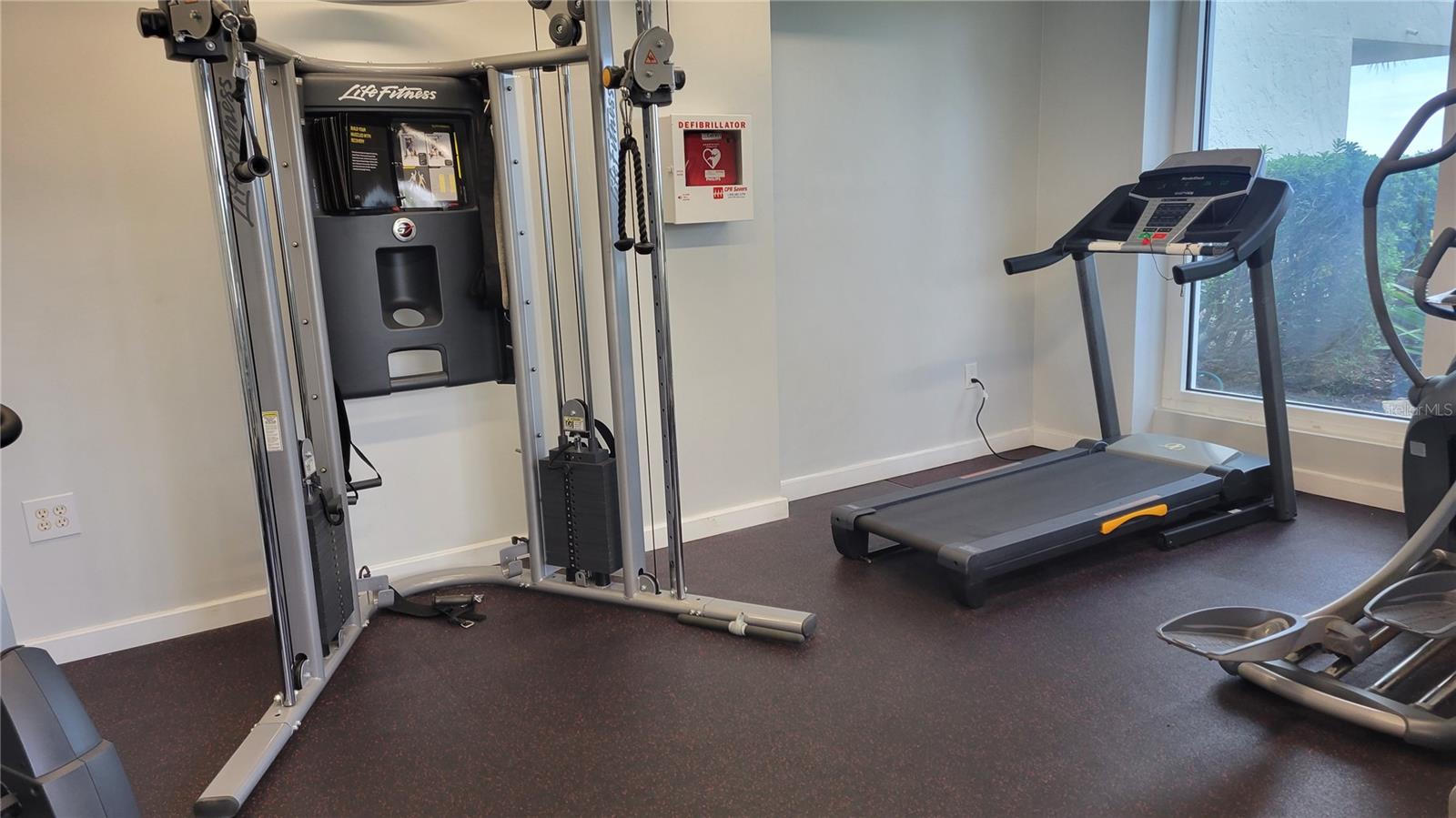 PRIVATEER SOUTH - Residential Lease