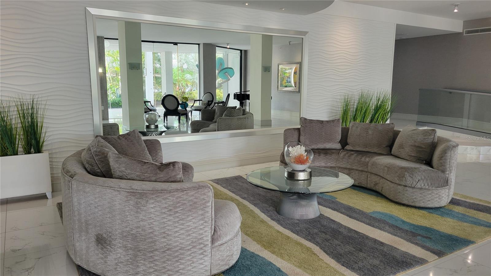 PRIVATEER SOUTH - Residential Lease