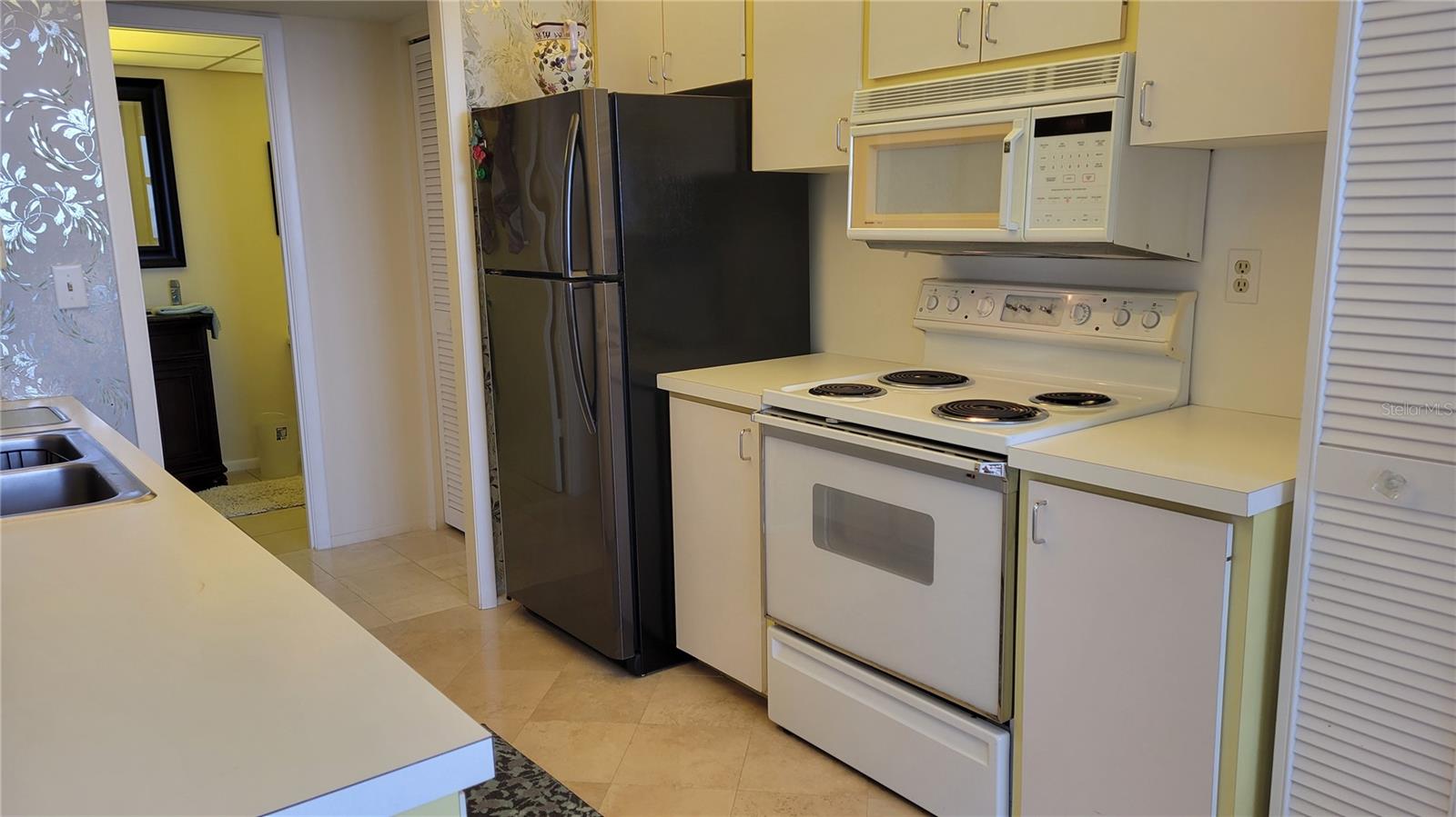 PRIVATEER SOUTH - Residential Lease