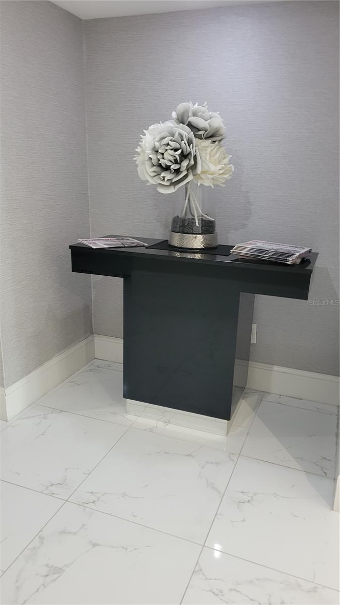 PRIVATEER SOUTH - Residential Lease