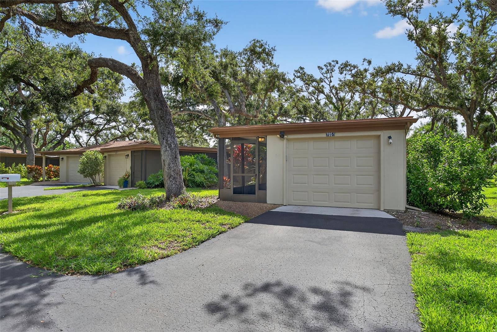 7051 BRIGHT CREEK DRIVE 6