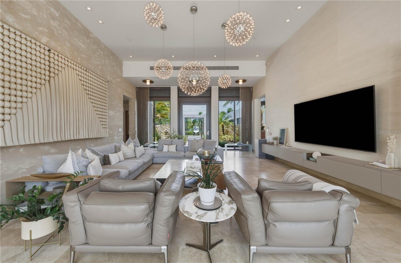 14 EAST BEACH