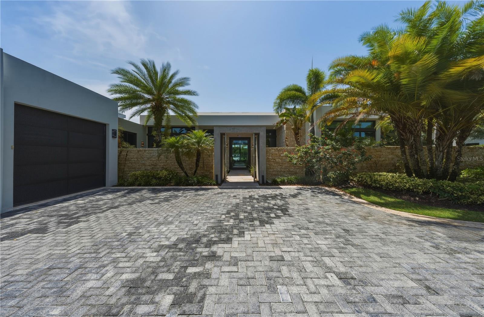 14 EAST BEACH