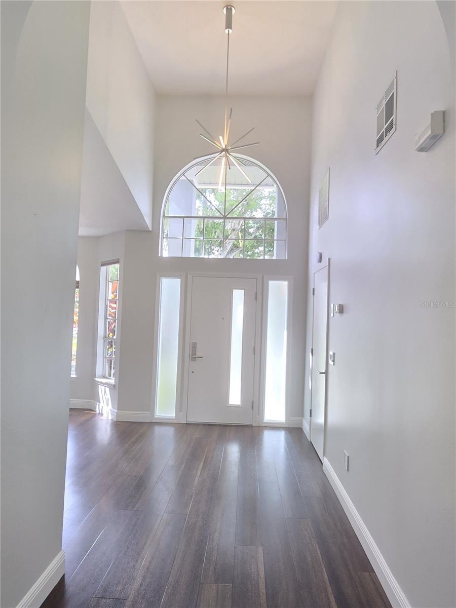 651 OAK HOLLOW WAY