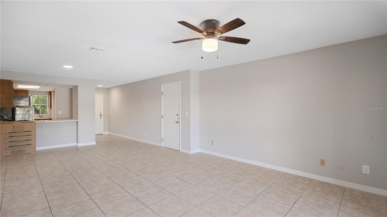 ALTAMONTE VILLAGE 01 - Residential Lease