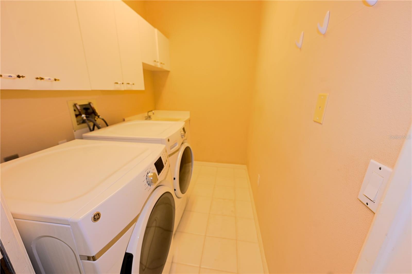 HUNTINGTON POINTE - Residential Lease