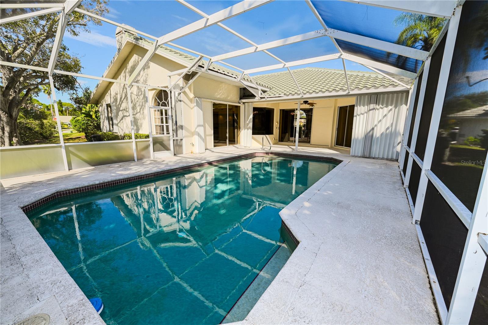 HUNTINGTON POINTE - Residential Lease