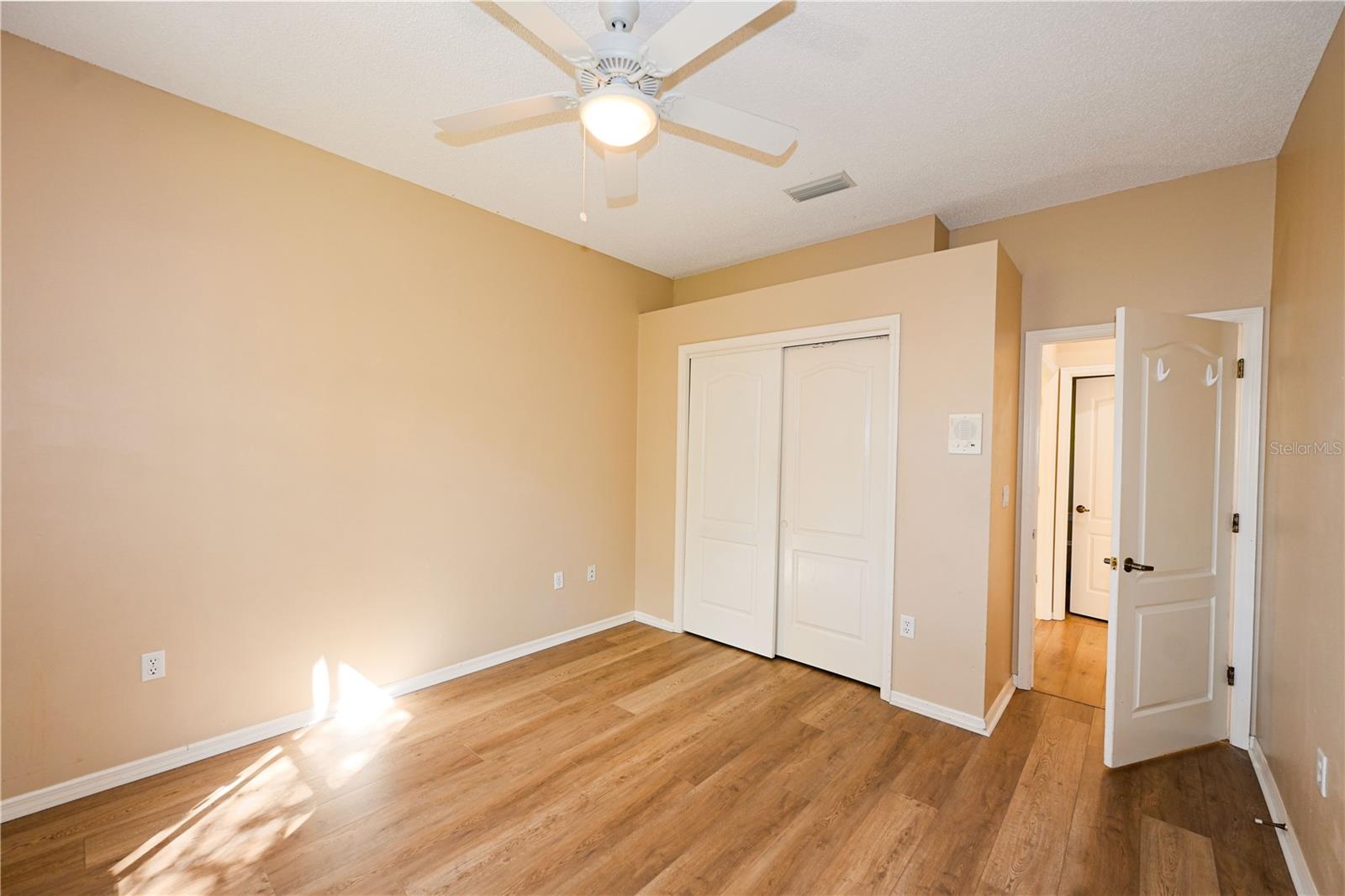 HUNTINGTON POINTE - Residential Lease