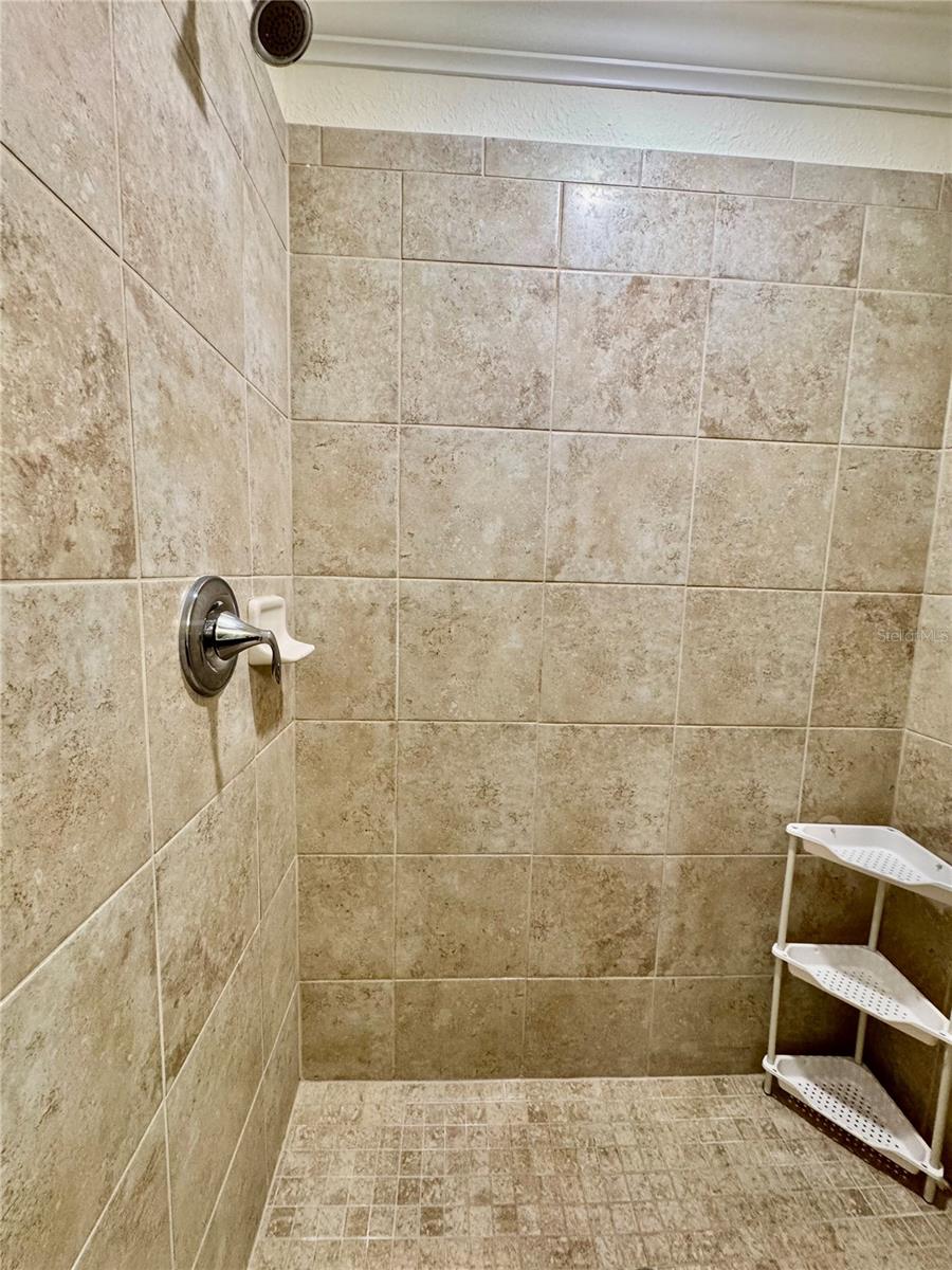 LAKEWOOD NATIONAL - Residential Lease