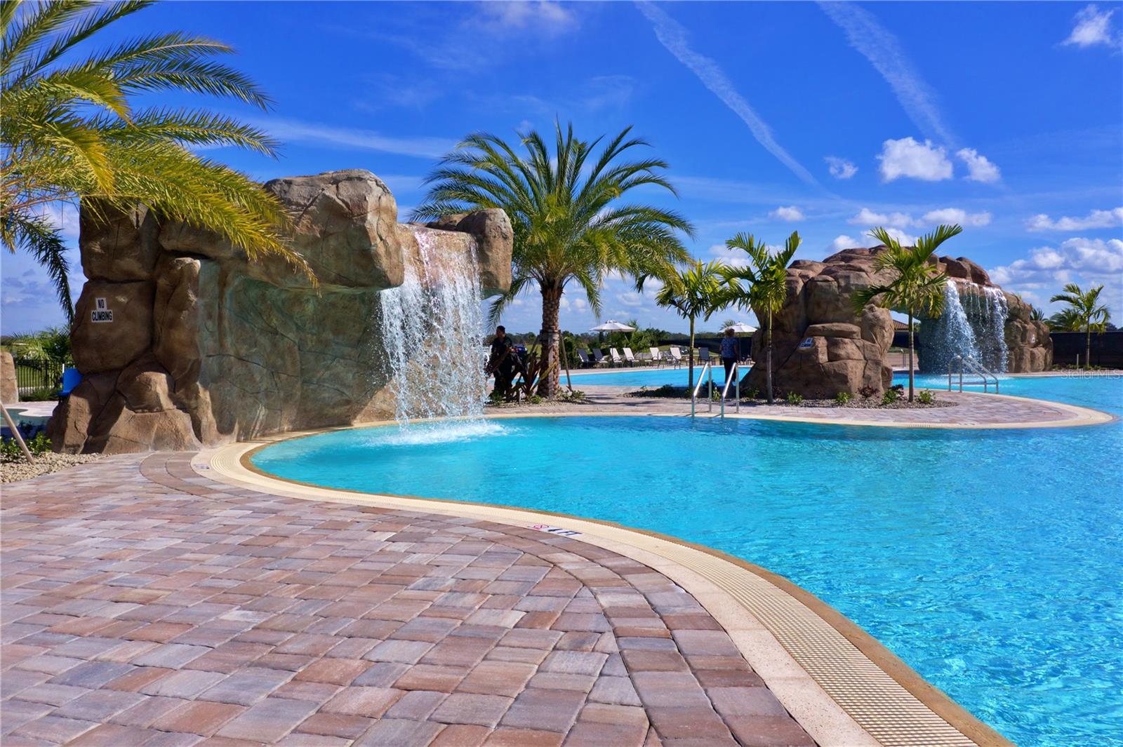 LAKEWOOD NATIONAL - Residential Lease
