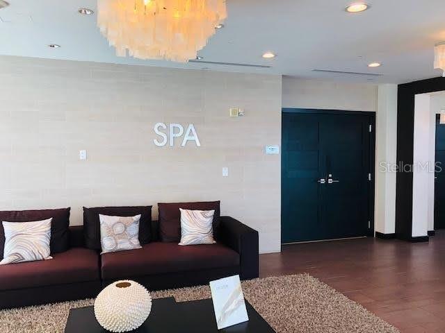 THE PENINSULA II CONDO - Residential Lease