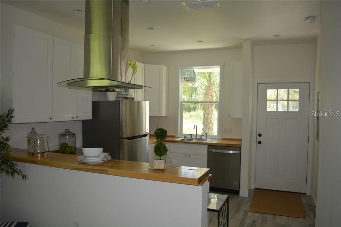 2221 SIPES AVENUE AVENUE