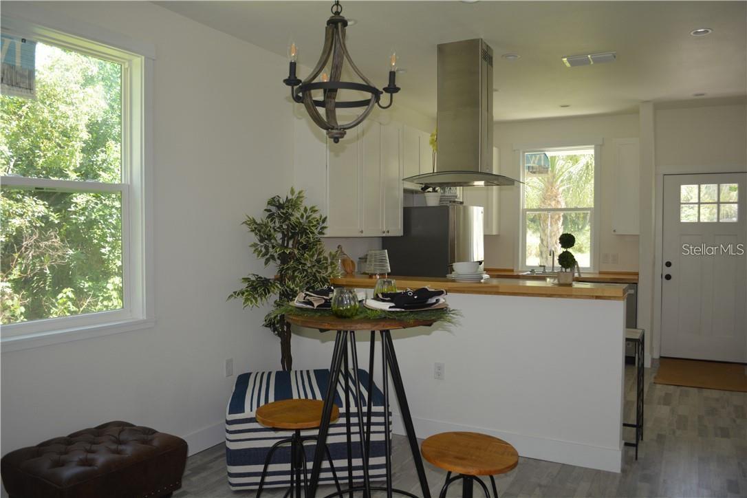 2221 SIPES AVENUE AVENUE