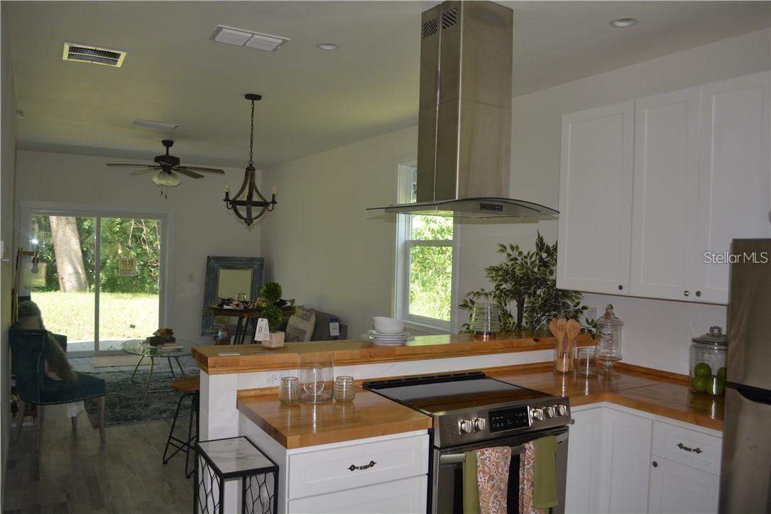 2221 SIPES AVENUE AVENUE