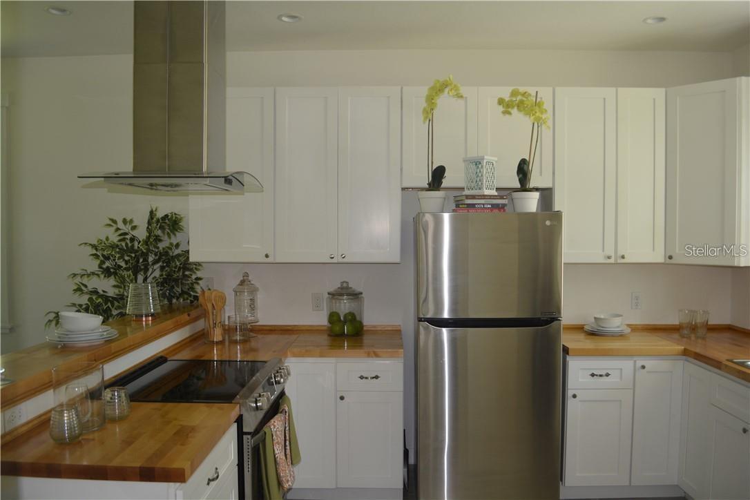 2221 SIPES AVENUE AVENUE