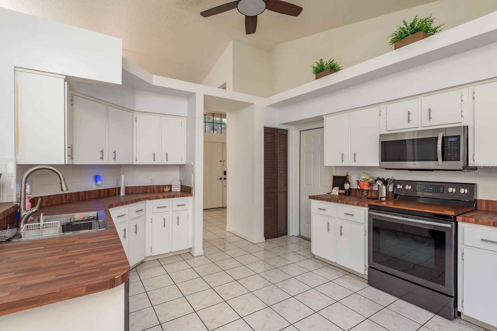 THE PRESERVE AT FAIRWAY OAKS - Residential