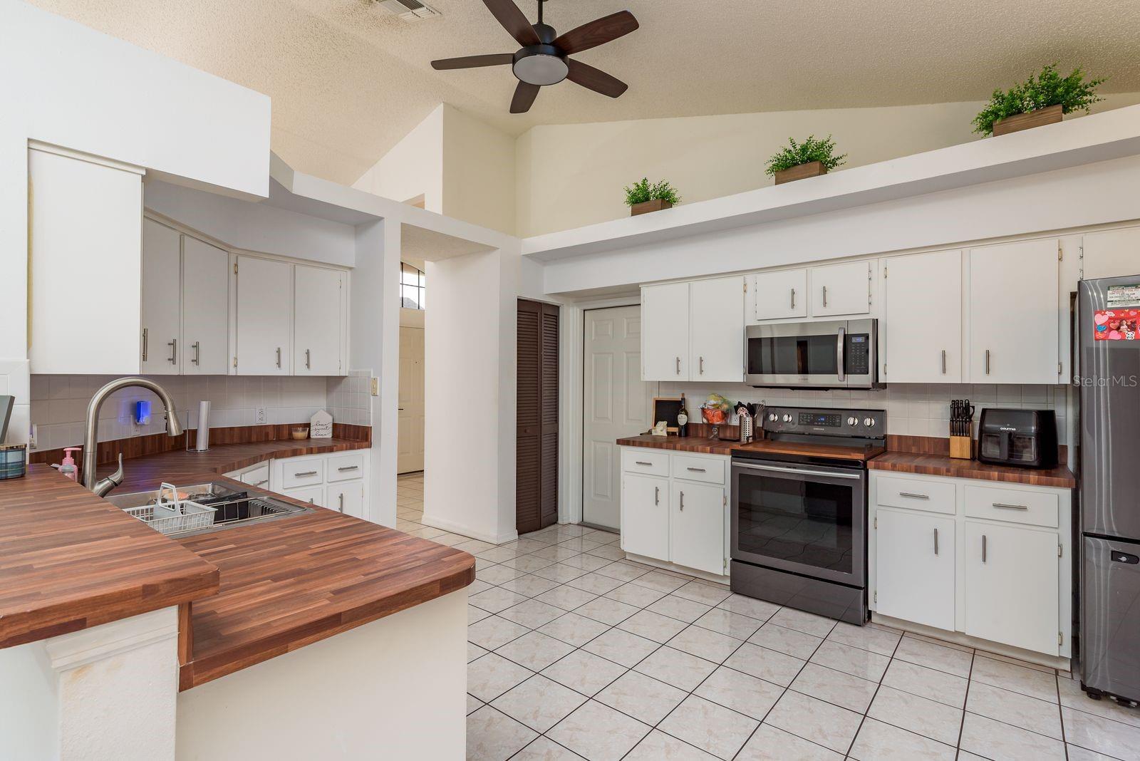 THE PRESERVE AT FAIRWAY OAKS - Residential