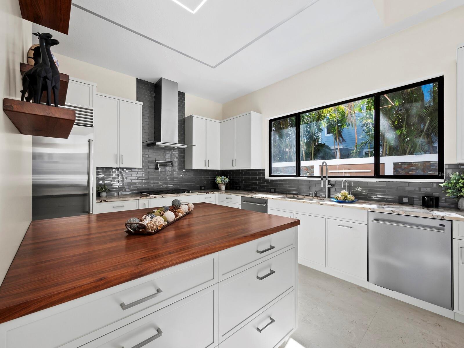 FLOYD & CAMERON SUB - Residential