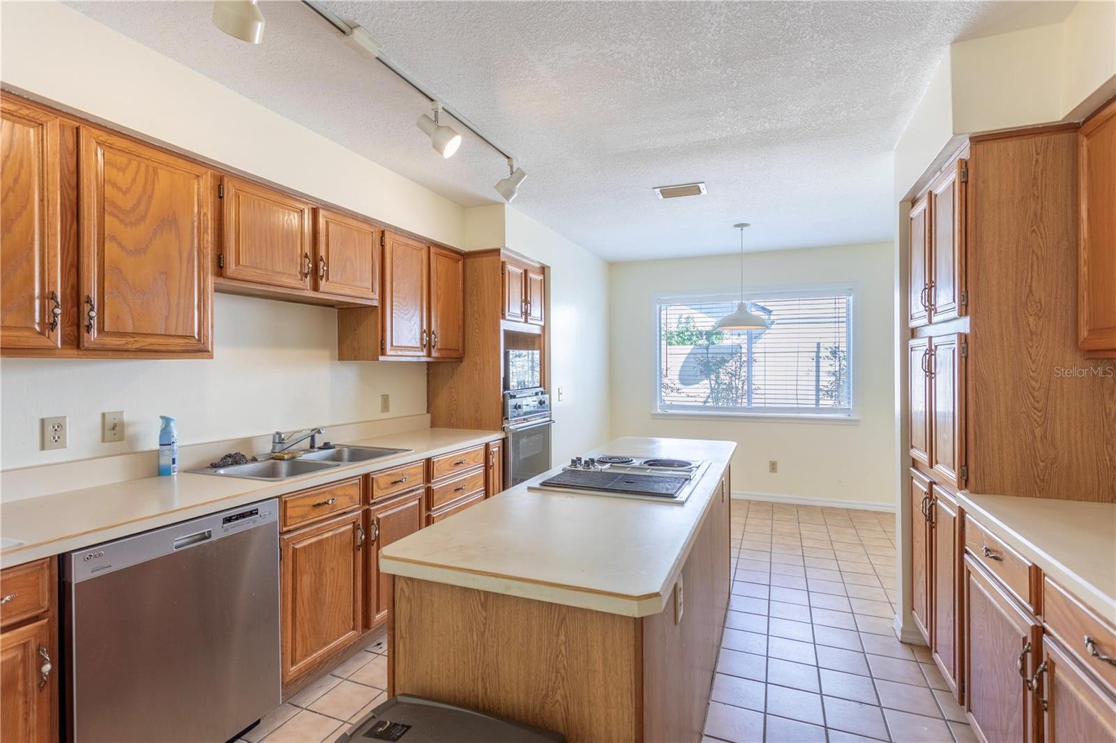 HARBOR EAST - Residential