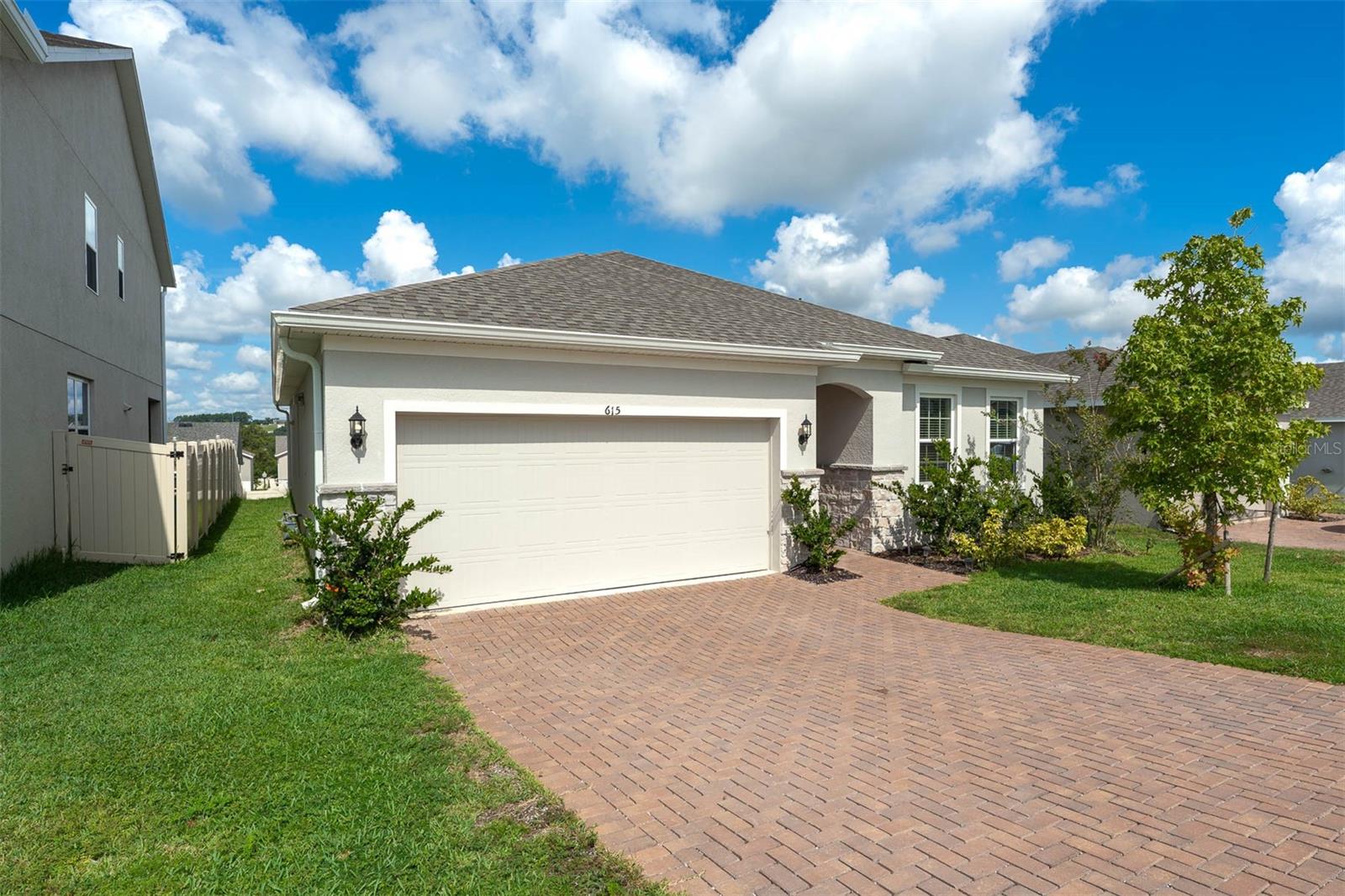 Why wait to build? This 2022 built 4 bed, 2 bath, 2-car garage one level ranch house offers an open split floor plan, modern finishes, and sweeping views of Clermont’s rolling hills. NO CDD! Priced to sell!
Enjoy a chef’s kitchen with quartz island, gas range, and corner pantry, plus a spacious family room that flows to a covered lanai. The luxurious owner’s suite features dual quartz vanities, a smart-control shower with rain head, and a large walk-in closet.
Resort-style amenities include a zero-entry pool, splash zone, cabana, and playground — all in a prime Minneola location just 5 minutes to the Turnpike and 30 miles to Orlando.
Discover this 2022-built Selby Flex model in the highly desirable Ardmore Reserve community — NO CDD and priced below purchase price for a quick, smooth sale. schedule your tour today!