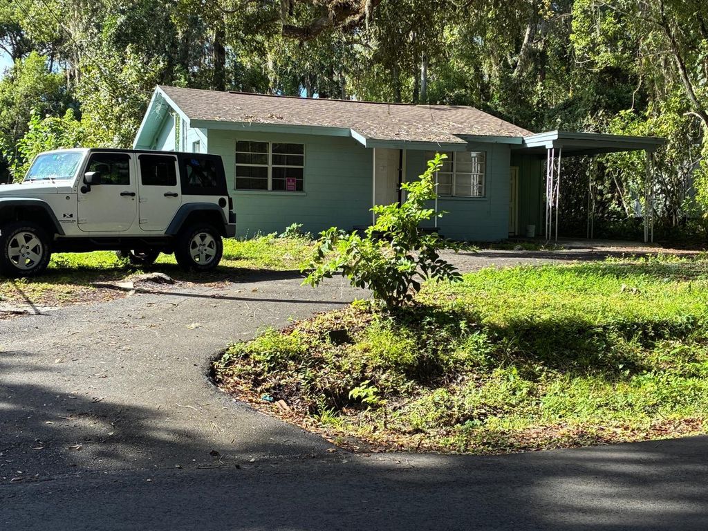 Photo of 315 Daniel Avenue, Brooksville, FL 34601 (MLS # TB8490882)