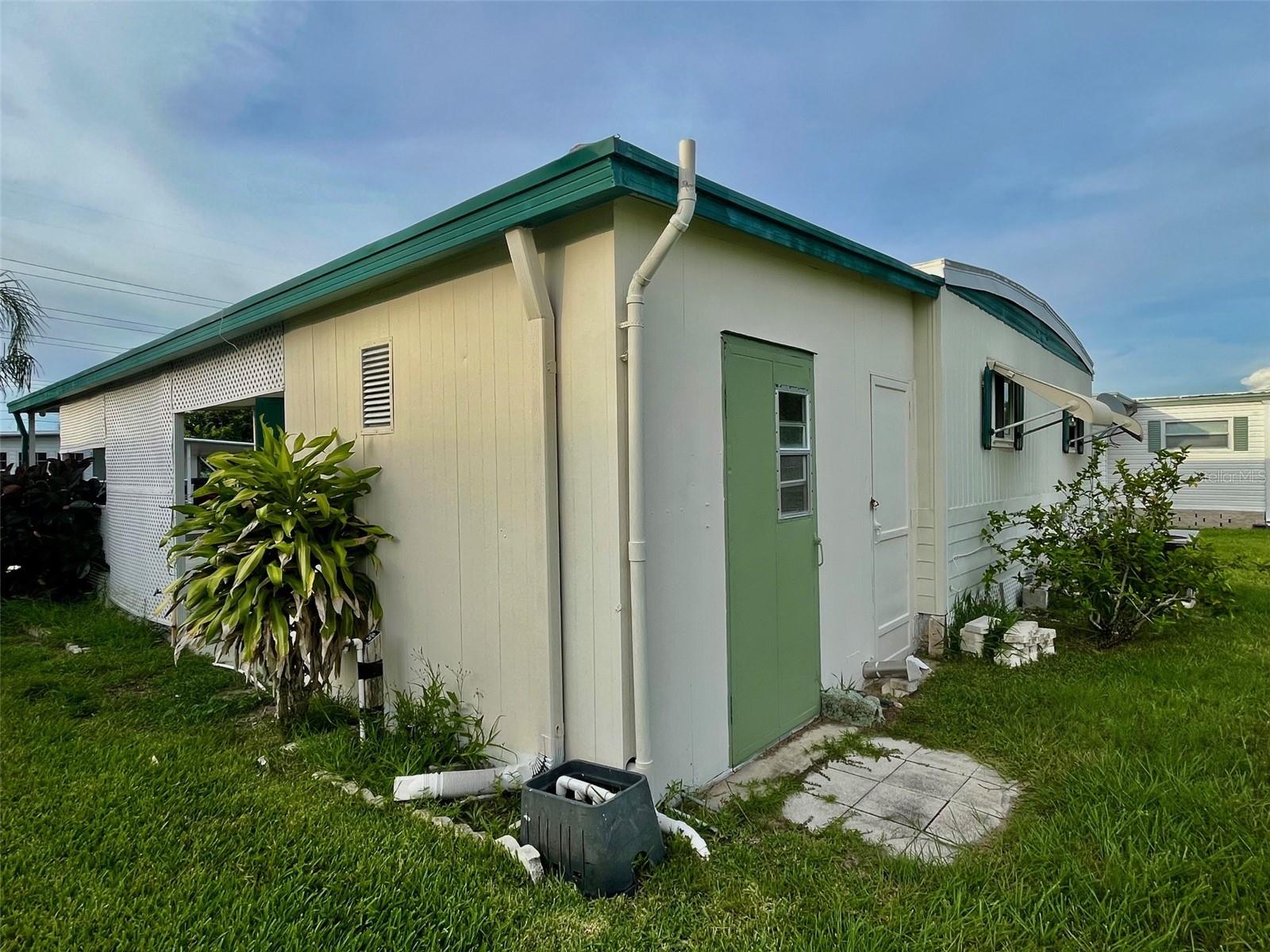 TARPON SHORES MOBILE HOME VILLAGE UNREC - Residential