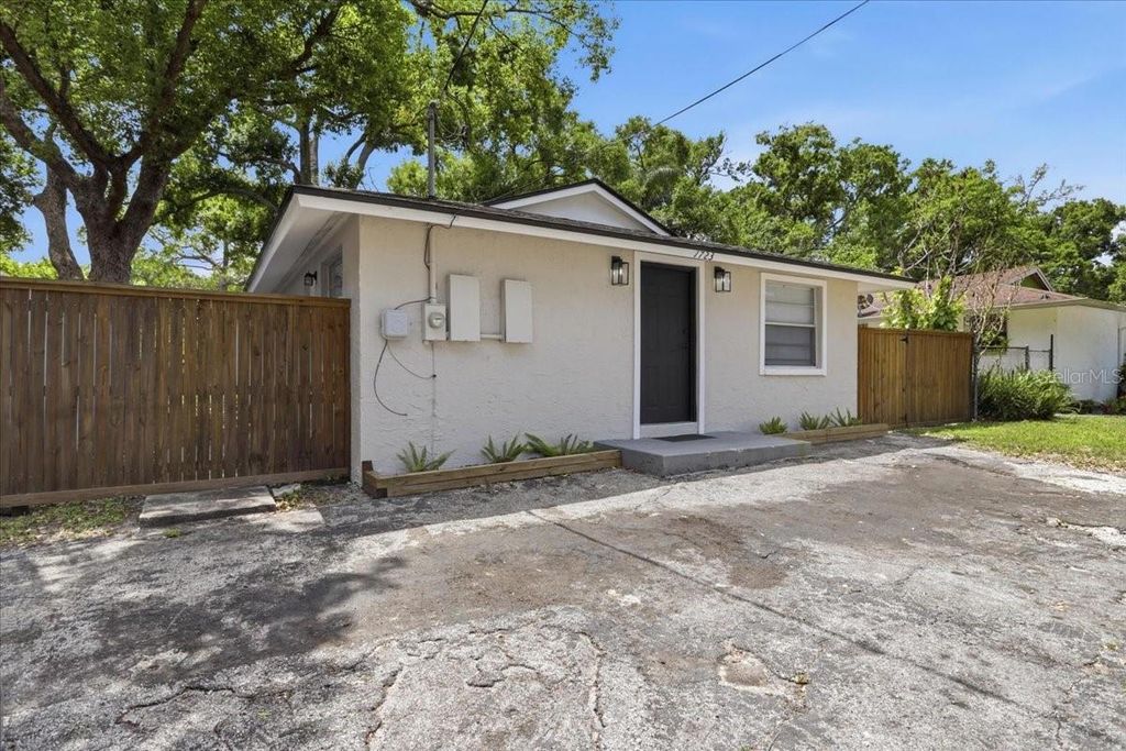 Photo of 1723 E Idell Street, Tampa, FL 33604 (MLS # S5148378)