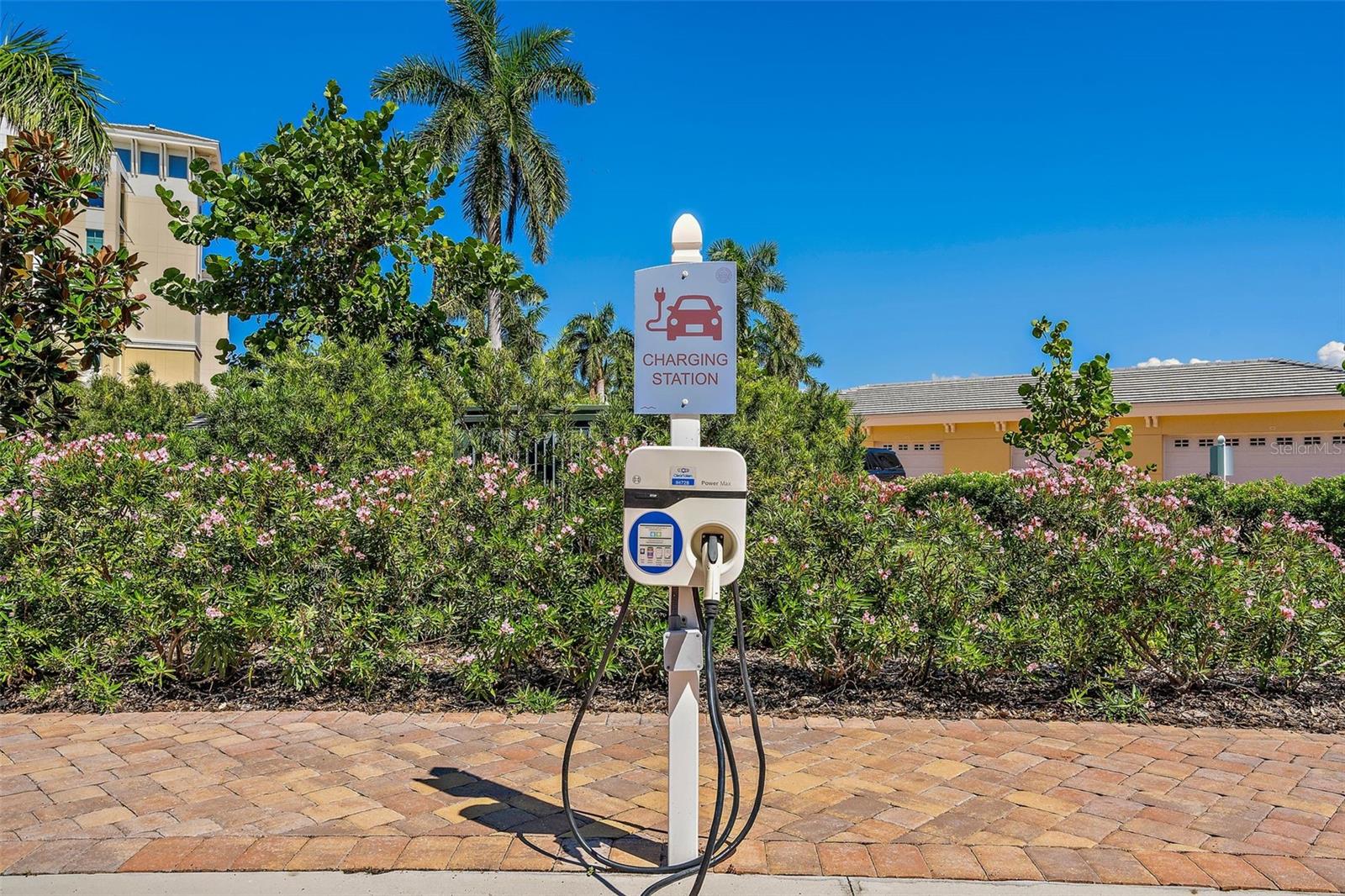 SUNSET POINTE AT COLLANY KEY III CONDO - Residential