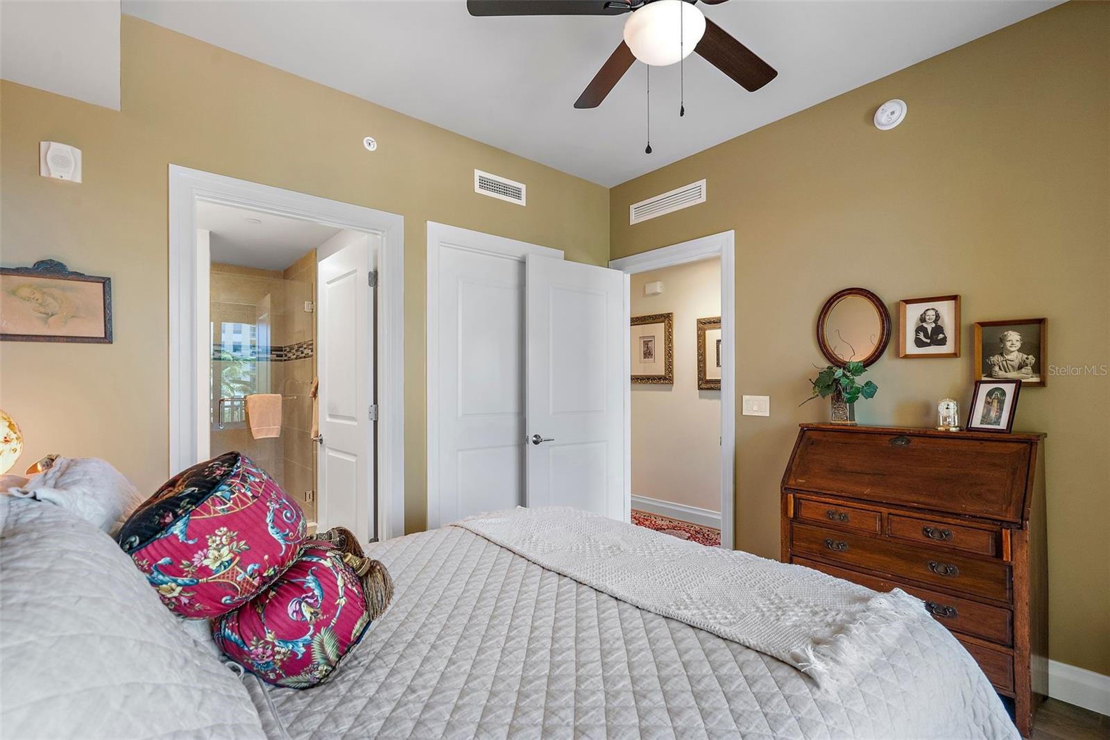 SUNSET POINTE AT COLLANY KEY III CONDO - Residential