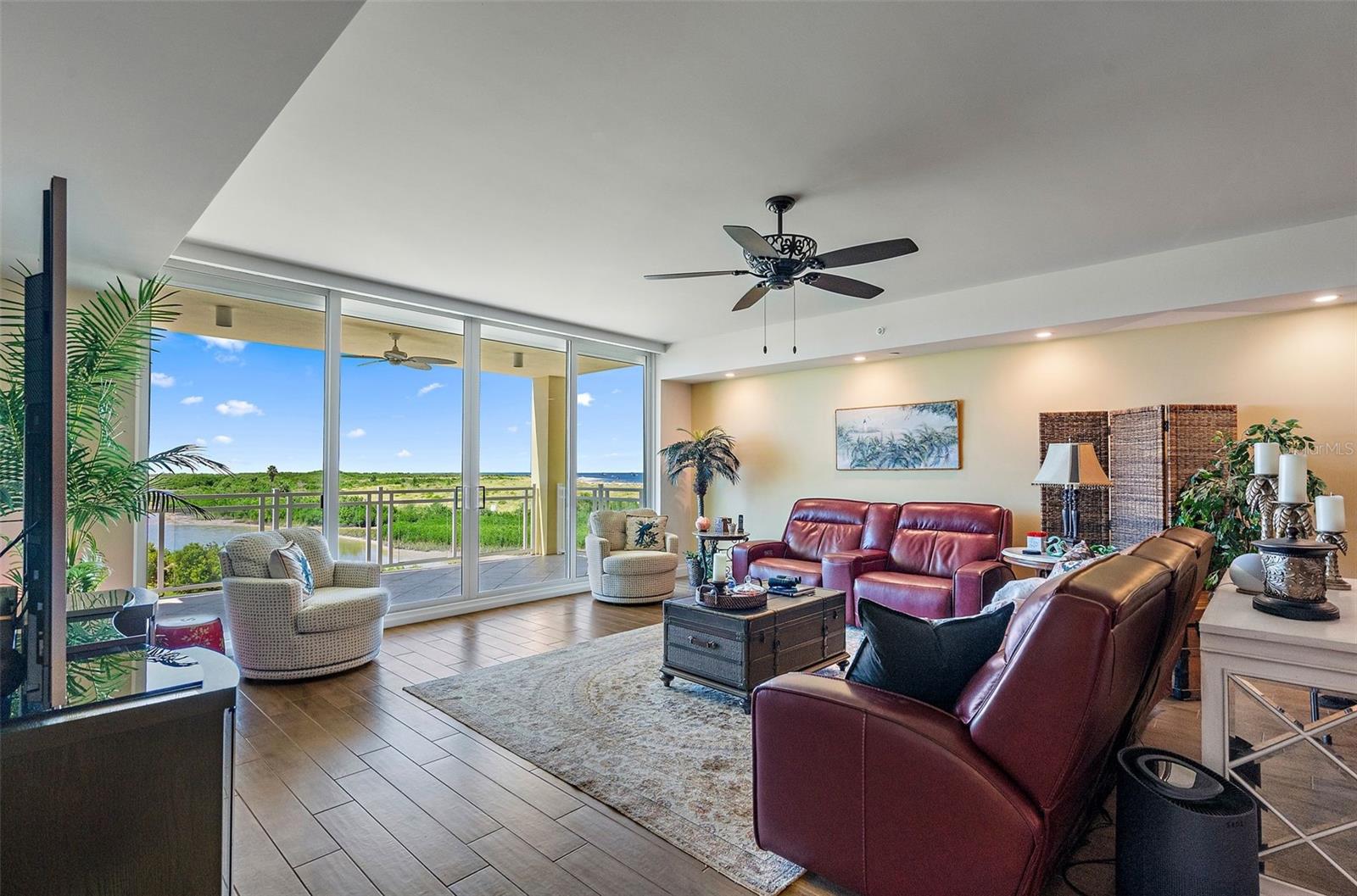 SUNSET POINTE AT COLLANY KEY III CONDO - Residential