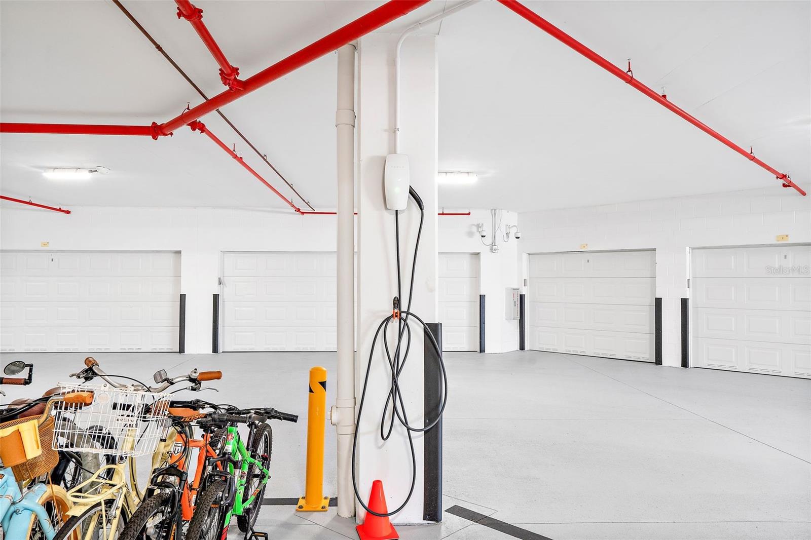 SUNSET POINTE AT COLLANY KEY III CONDO - Residential